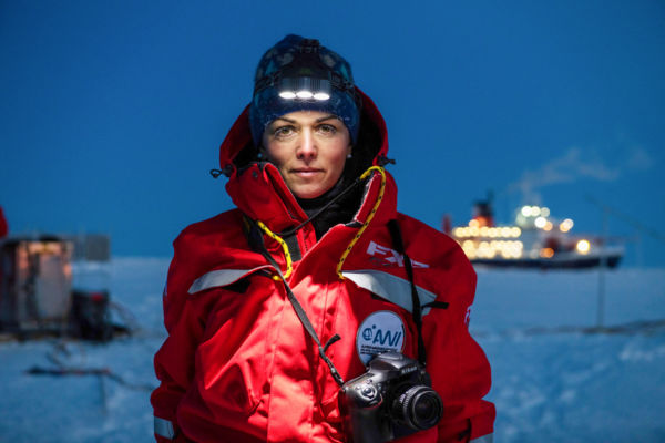 Az érzékelésem kitisztul és élesebb lesz&#8230; az Arktiszon a jelenben vagyok &#8211; Beszélgetés Esther Horvath fotográfussal